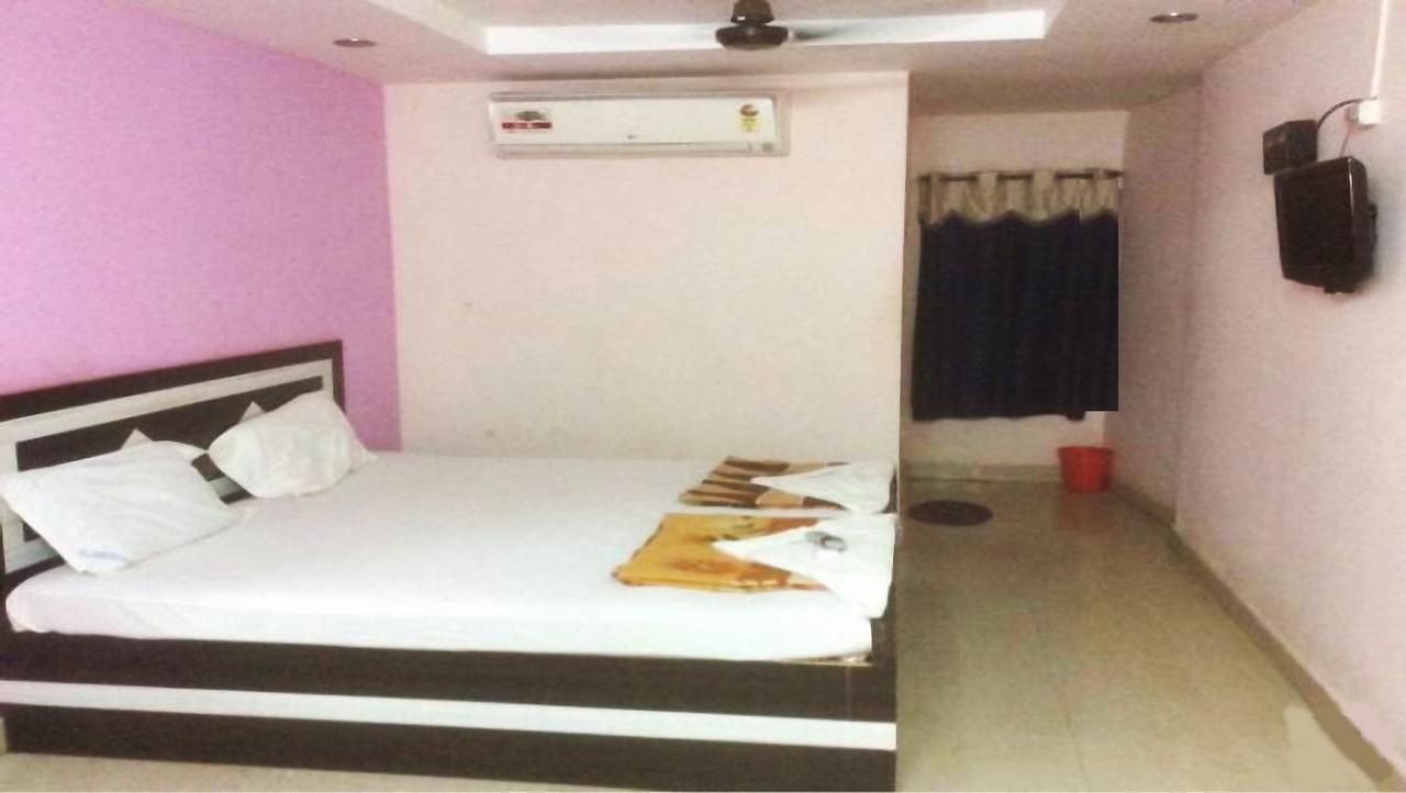 Hotel Upendra Residency Kadapa エクステリア 写真